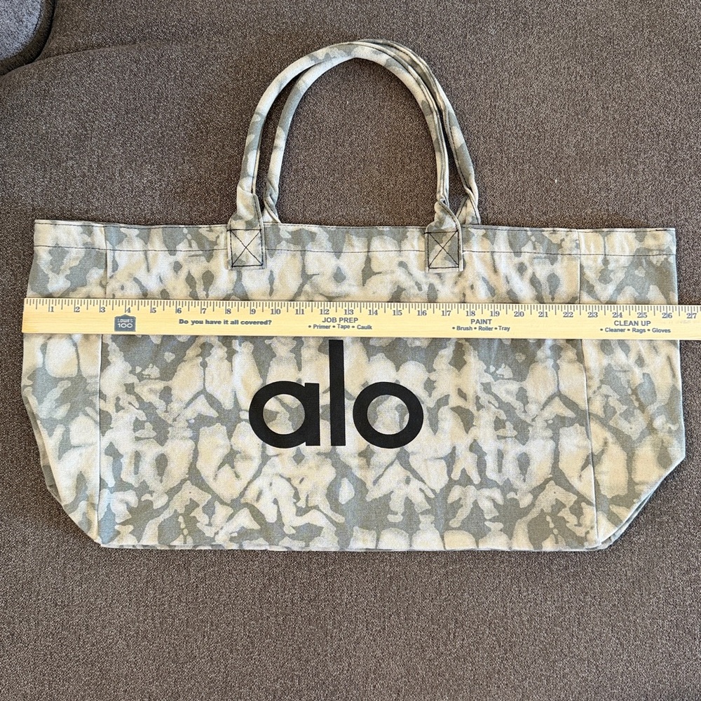Alo Yoga Tie Dye Shopper Tote Bag Grey & White Tie Die Pattern 100% Cotton NWOT - Picture 5 of 9